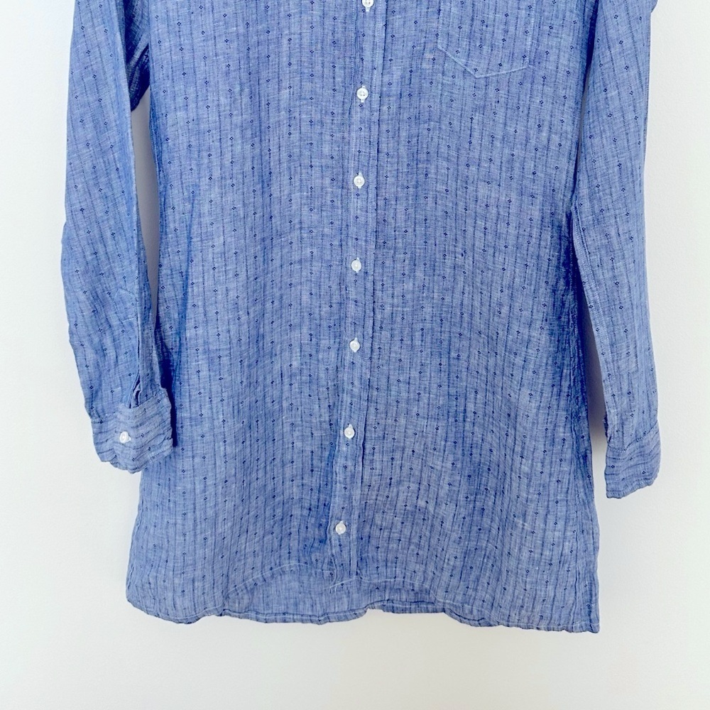FRANK & EILEEN BARRY BLUE LINEN TOP WITH MINI FLOWERS - Picture 8 of 11